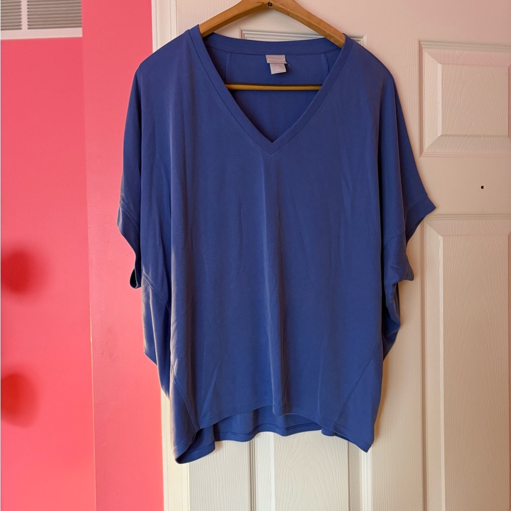 Beautiful cobalt blue Chicos very flattering Top, very good condition, size LG